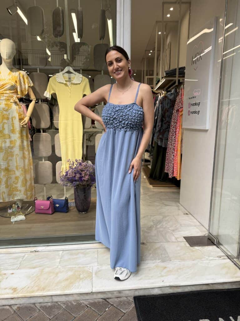 Φόρεμα με σφηκοφωλιά