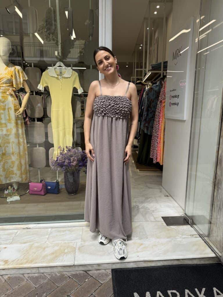 Φόρεμα με σφηκοφωλιά