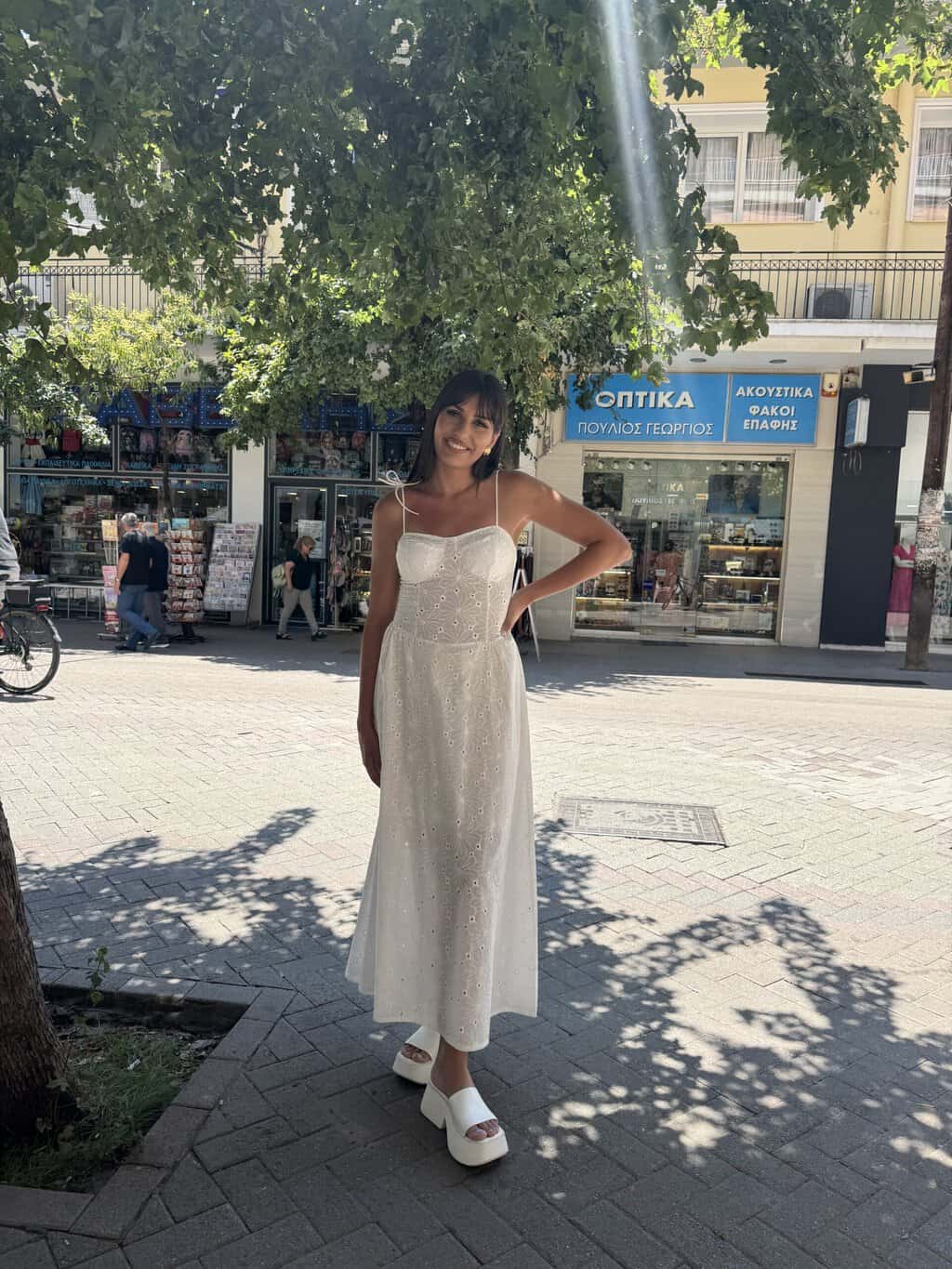 Φόρεμα Κιπούρ Τιραντέ