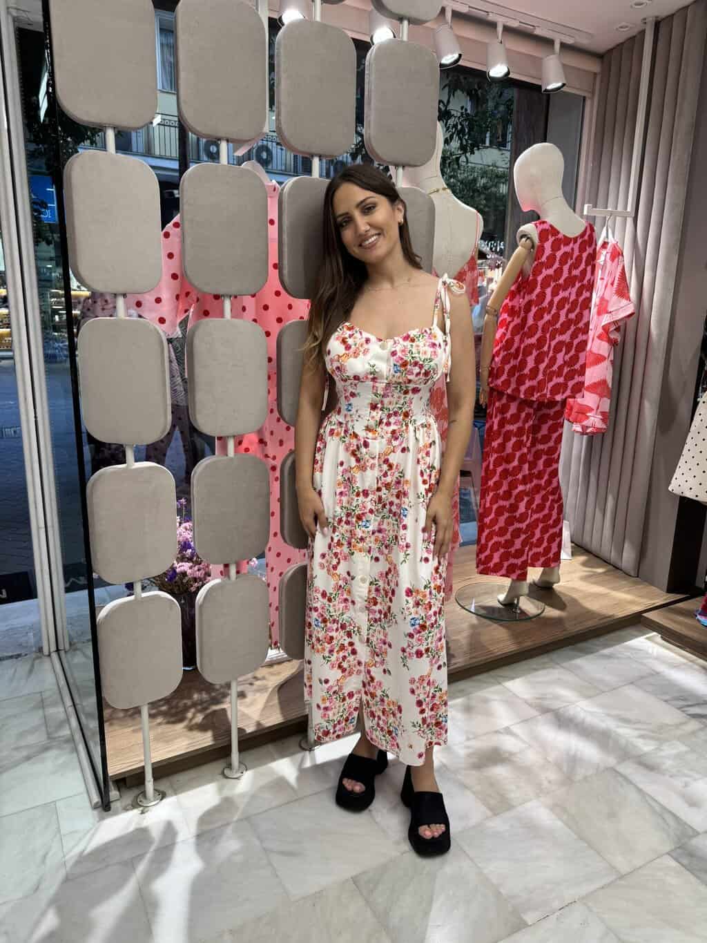 Φόρεμα μίντι με λουλούδια