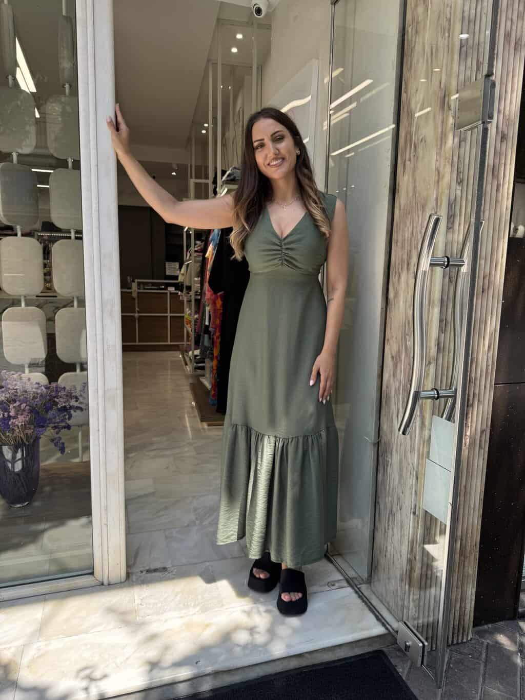 Φόρεμα με δέσιμο Χακί