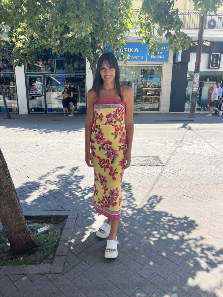 Φόρεμα midi με έντονα χρώματα