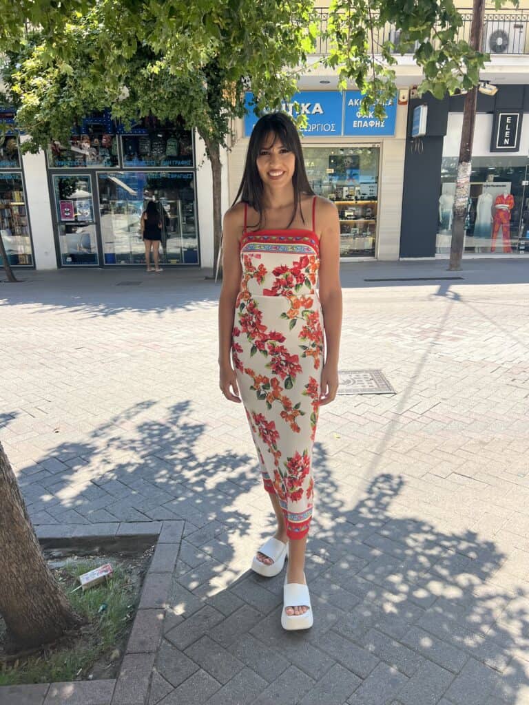 Φόρεμα midi με έντονα χρώματα