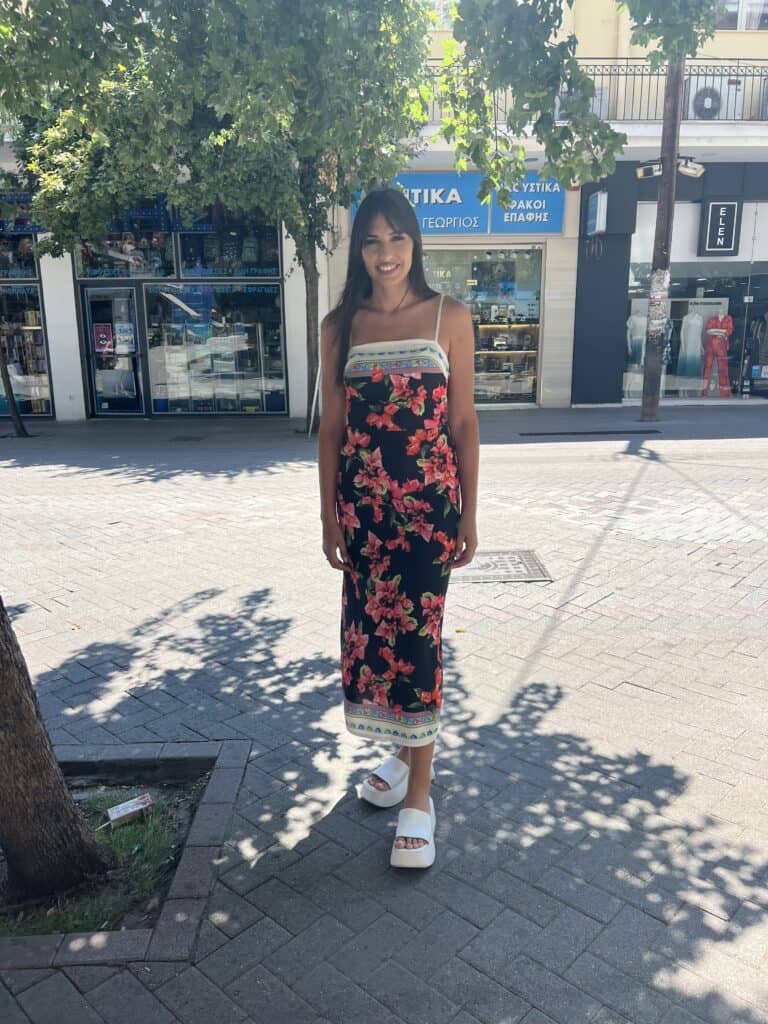 Φόρεμα midi με έντονα χρώματα