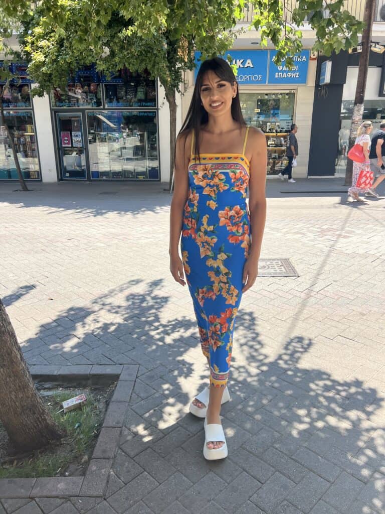 Φόρεμα midi με έντονα χρώματα