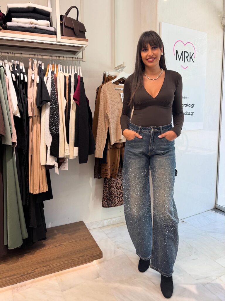 Μπλούζα με cups στο στήθος