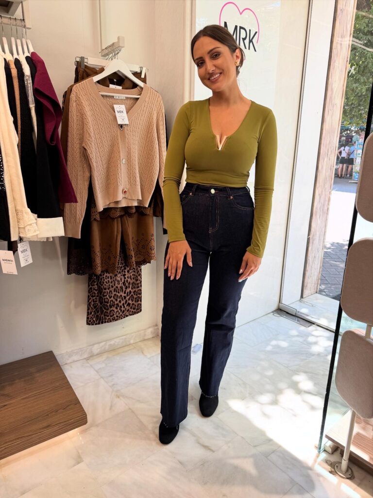 Μπλούζα με αγκράφα