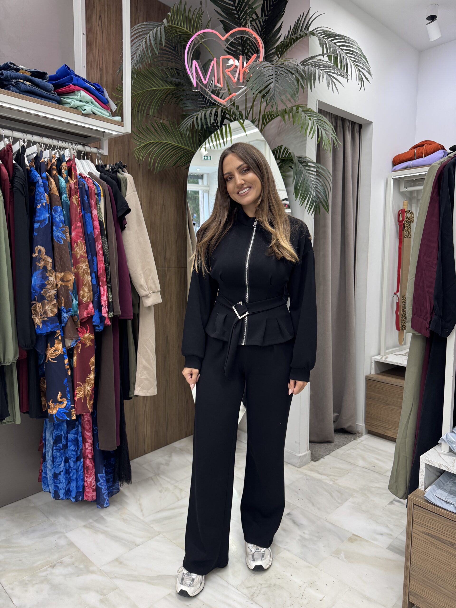 Φόρμα μεσάτη με ζώνη