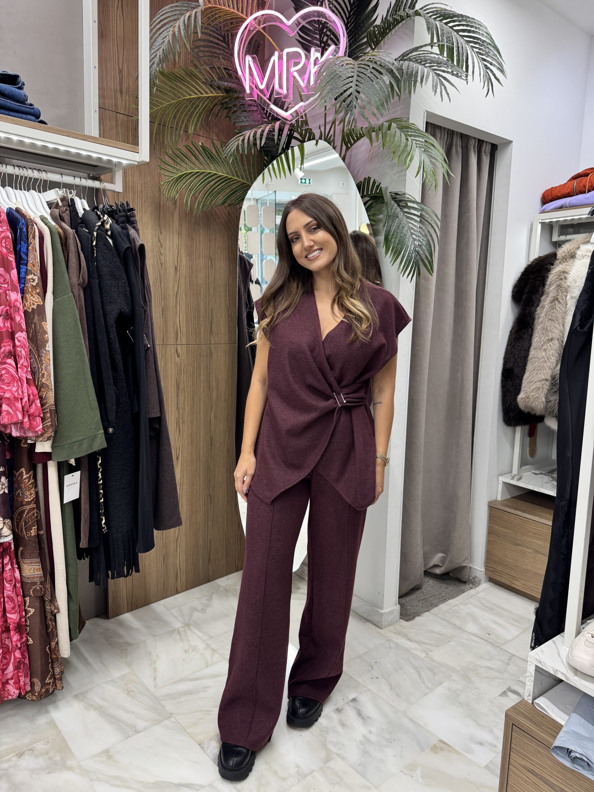 Σετ αμάνικο με καρφίτσα