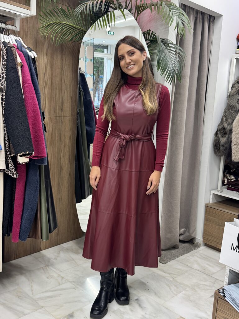 Φόρεμα από δερματίνη