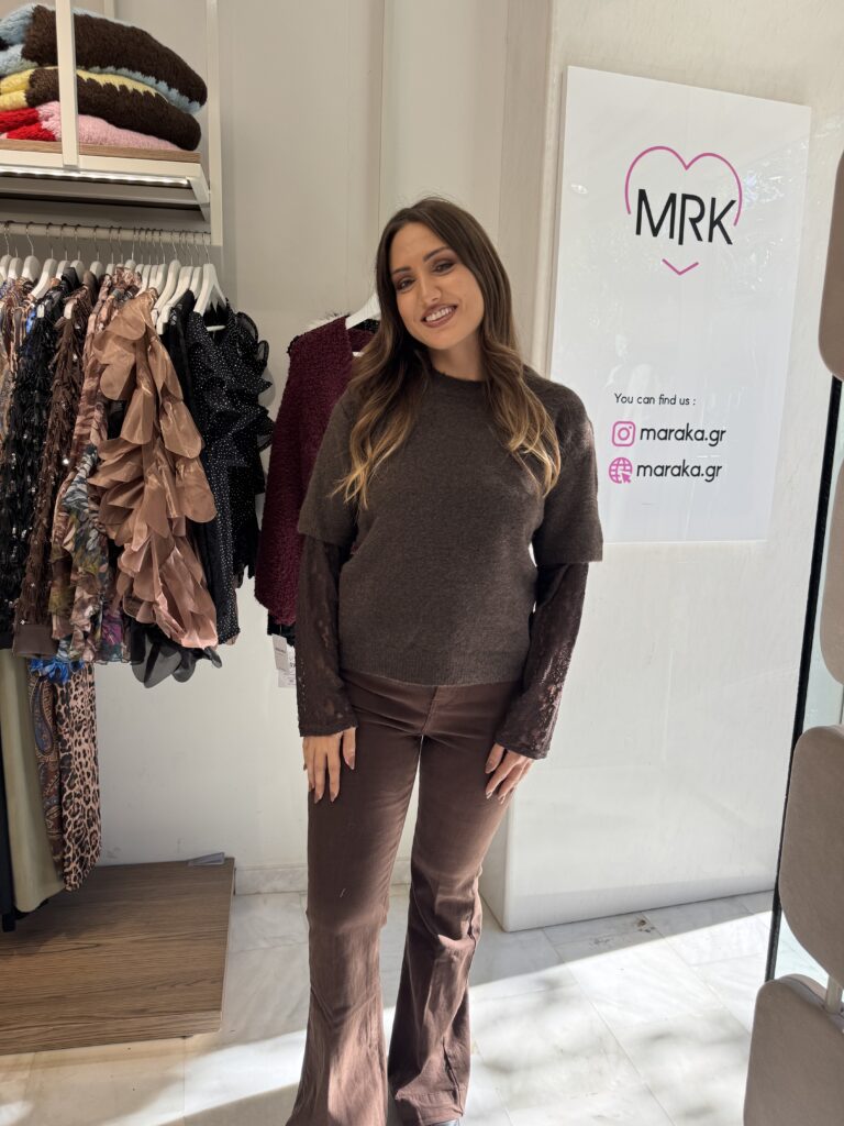 Μπλούζα με μανίκι δαντέλα