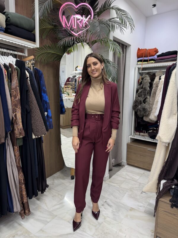 Κοστούμι με cigarette παντελόνι