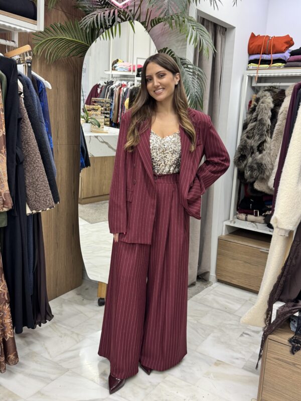 Κοστούμι ριγέ