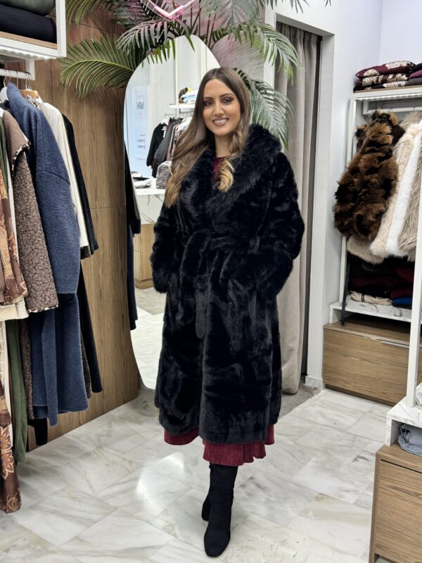 Γούνα μακριά