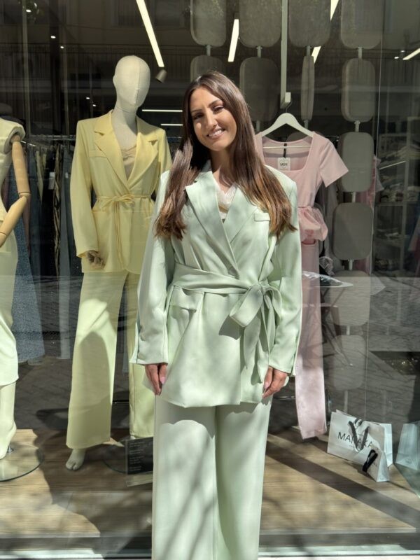 Κοστούμι με ζώνη