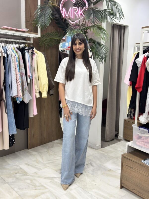 T-shirt με δαντέλα