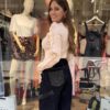 Παντελόνι με λεοπάρ τσέπες πίσω όψη Μπλούζα με φουσκωτά μανίκια