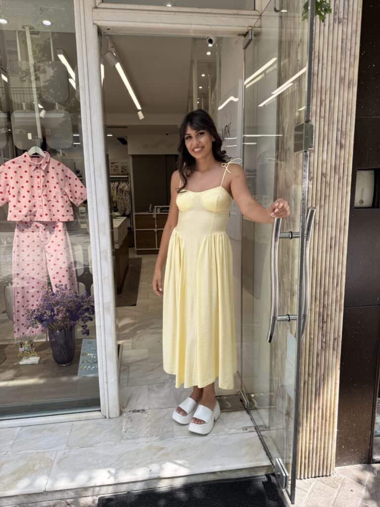 Φόρεμα κίτρινο Φόρεμα με cups