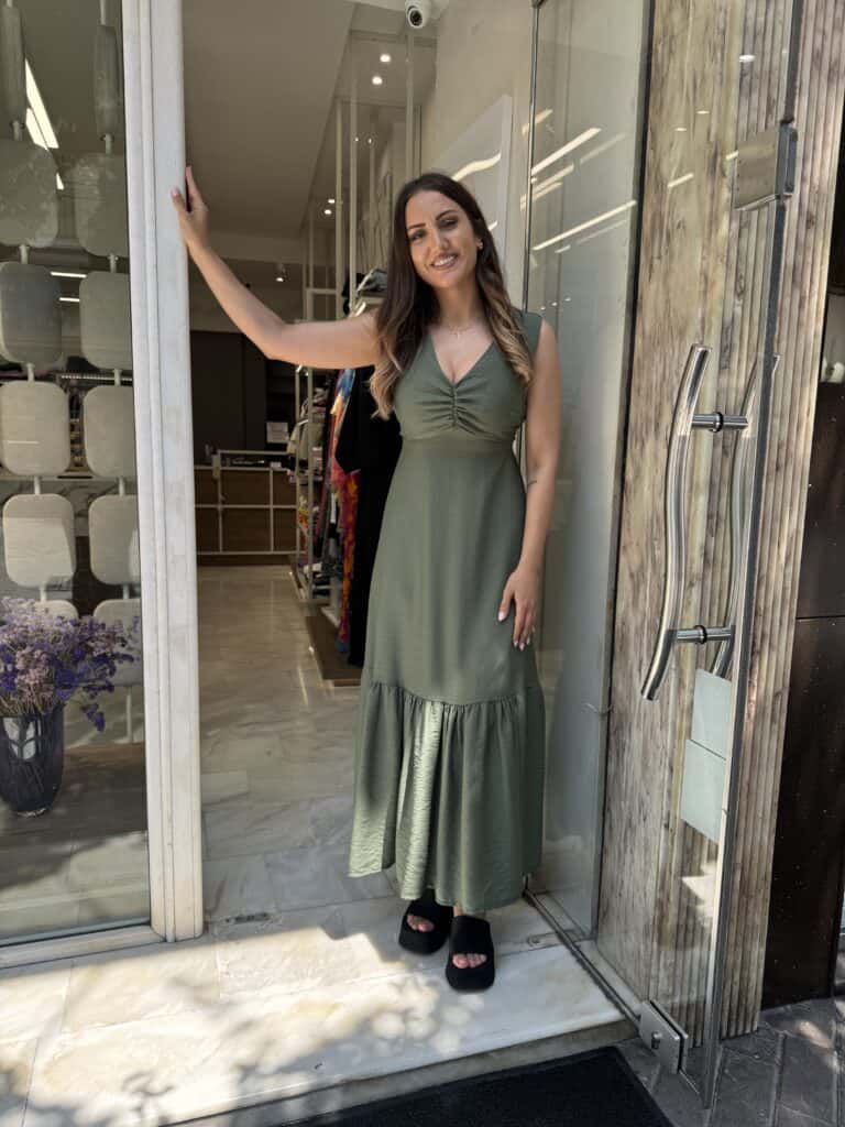 Φόρεμα χακί Φόρεμα με δέσιμο Χακί