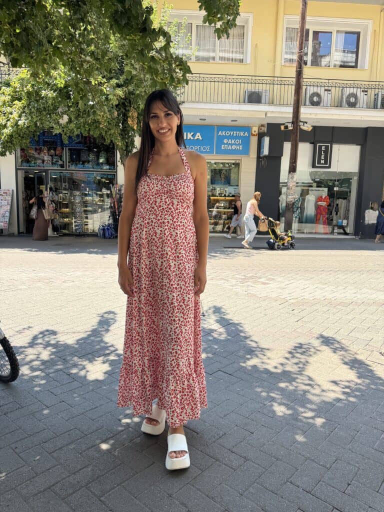 Φόρεμα που δένει στο λαιμό