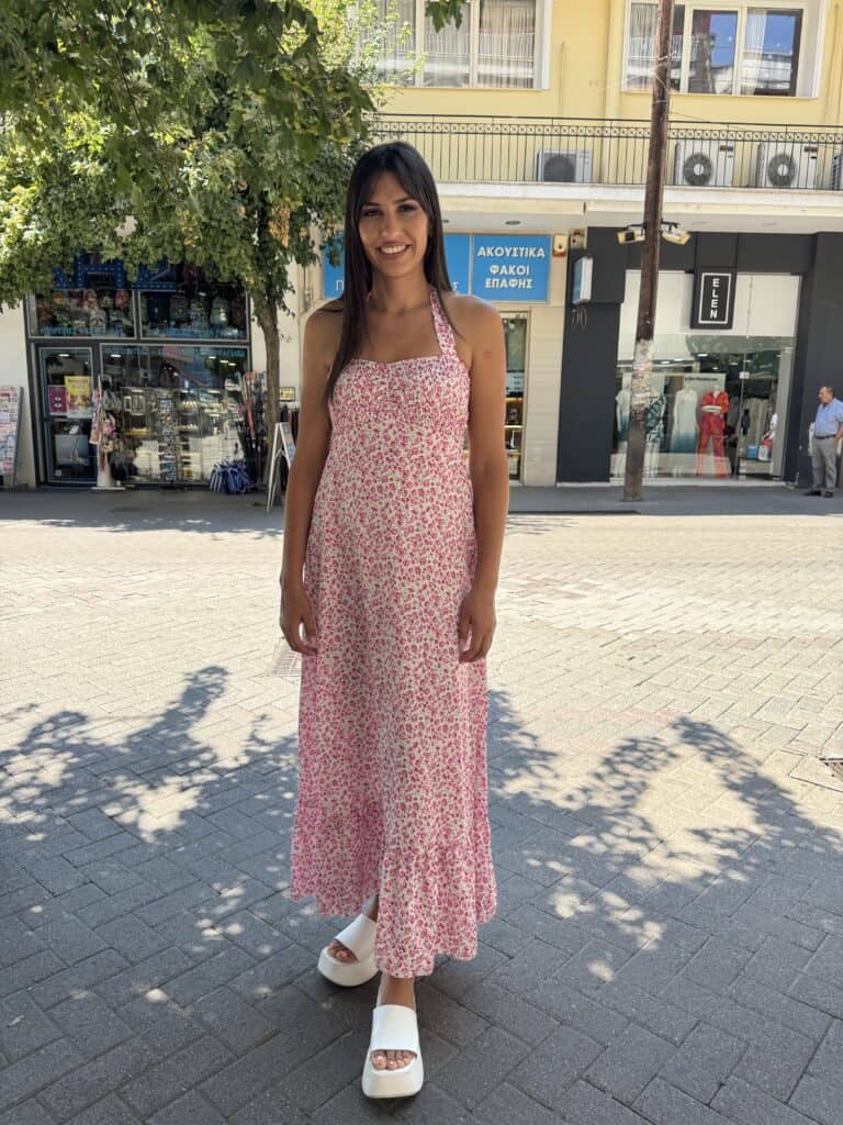 Φόρεμα που δένει στο λαιμό