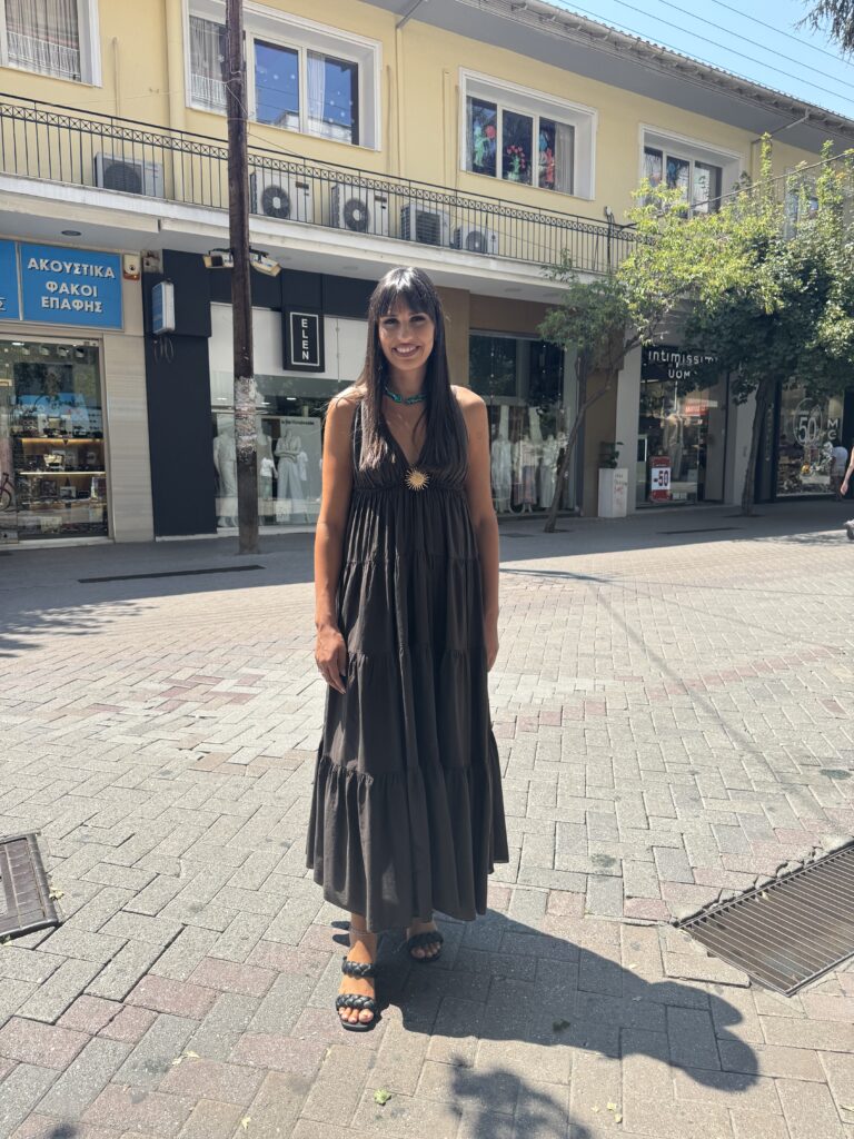 Φόρεμα μάξι με καρφίτσα