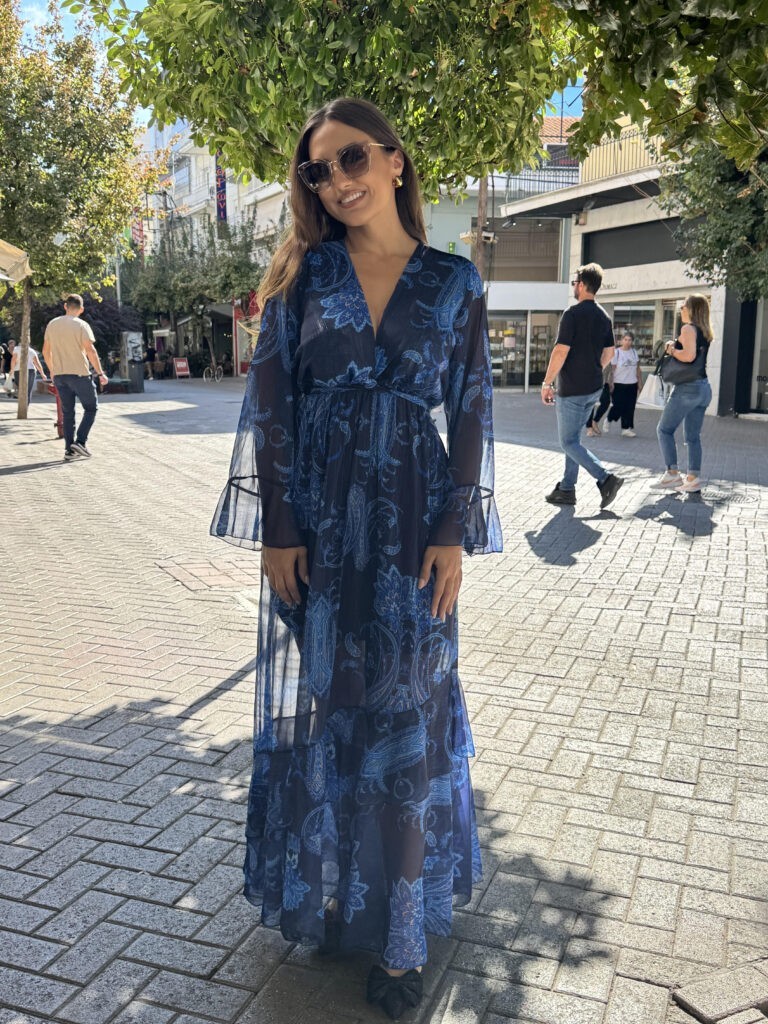 Φόρεμα με δέσιμο στο στήθος