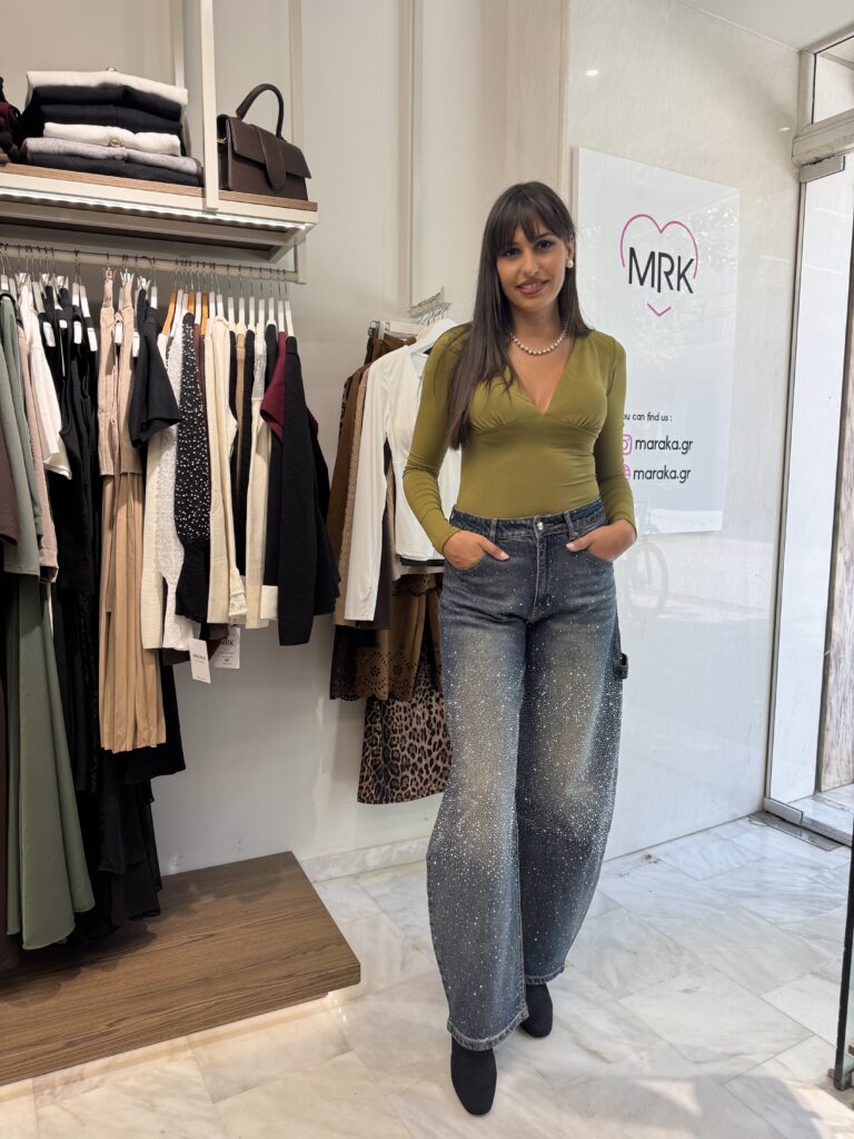 Μπλούζα με cups στο στήθος