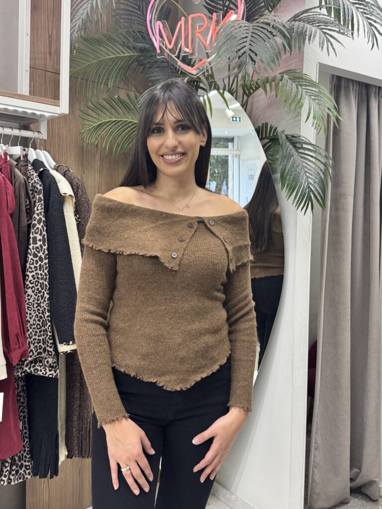 Μπλούζα με ανοιχτούς ώμους