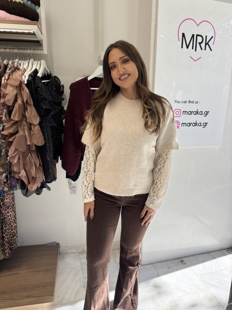 Μπλούζα με μανίκι δαντέλα