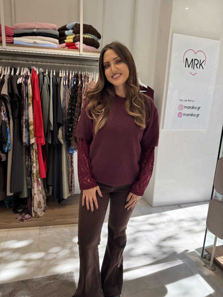 Μπλούζα με μανίκι δαντέλα