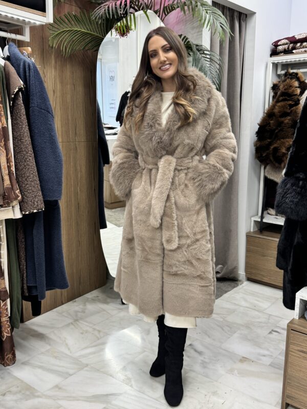 Γούνα μακριά