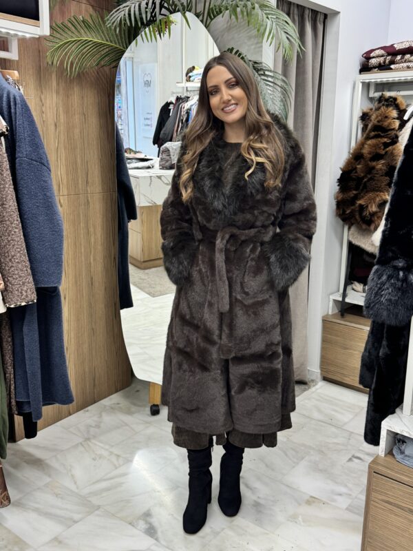 Γούνα μακριά