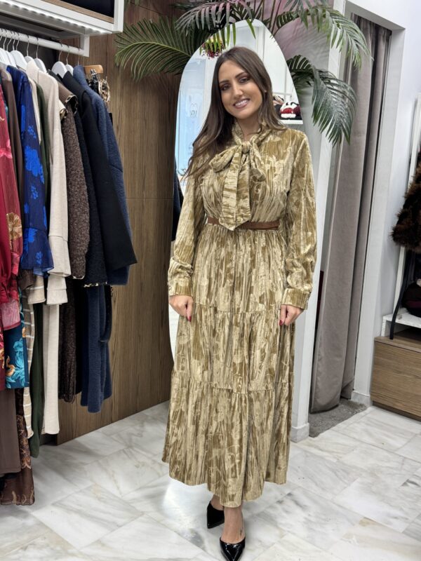 Φόρεμα βελούδινο με γραβάτα