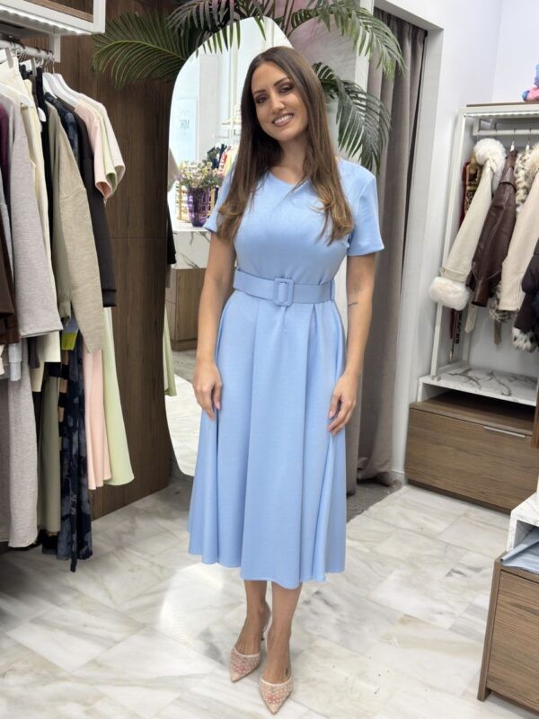 Φόρεμα midi με ζώνη