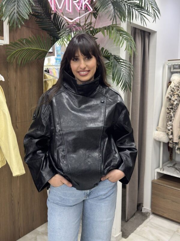 Μπουφάν από δερματίνη